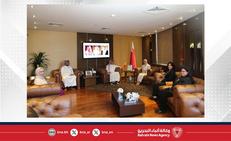 وزيرة شؤون الشباب تستقبل رئيس المؤسسة البحرينية للحوار